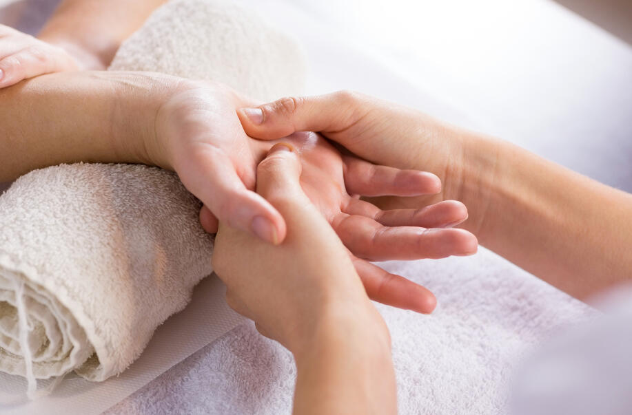Handmassage tijdens event of op de werkvloer Massage voor ontspanning en inzichten, burnout voorkomen